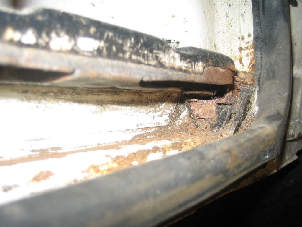 How to put the bottom roller set into the side sliding door. VW T4